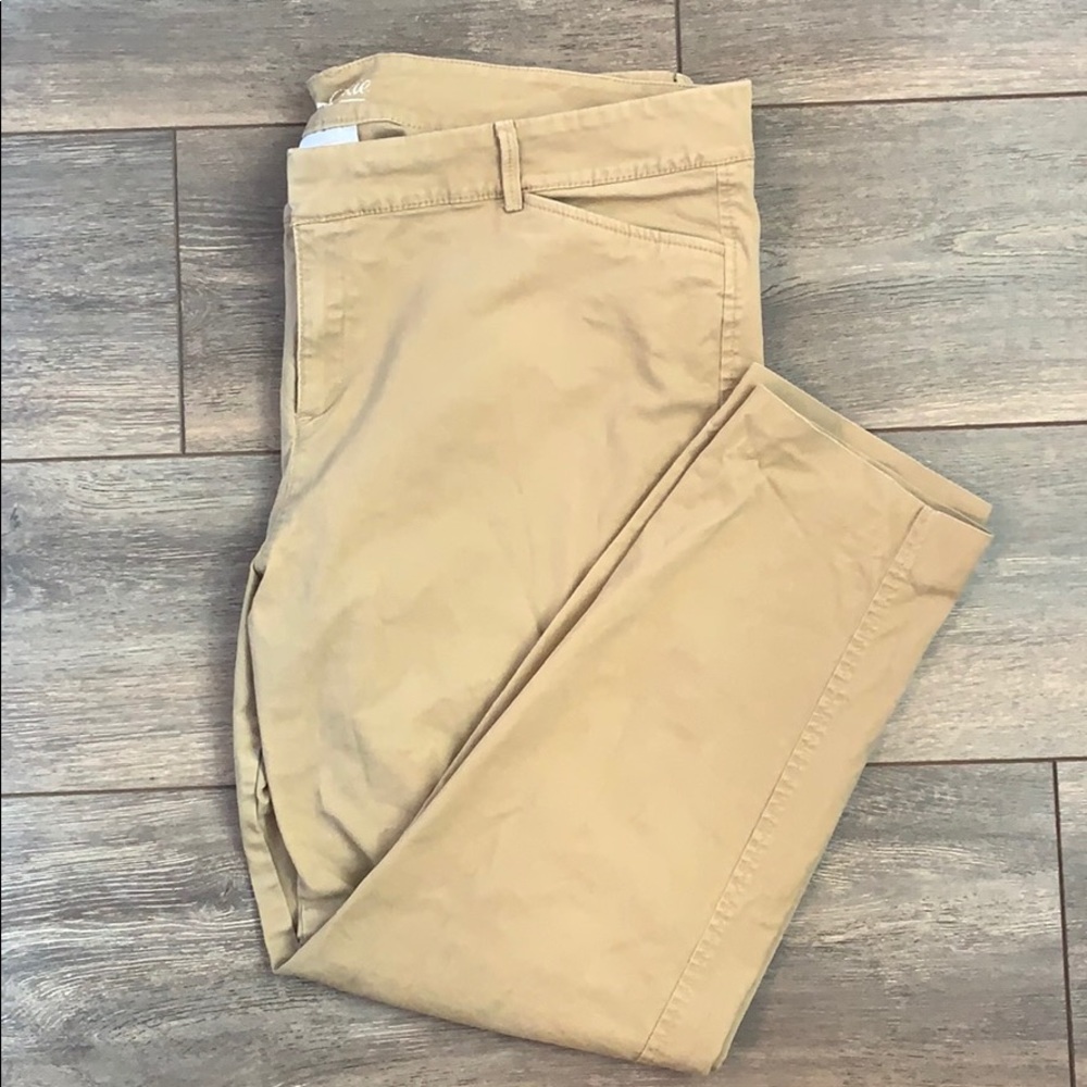 Old Navy Pixie Khakis